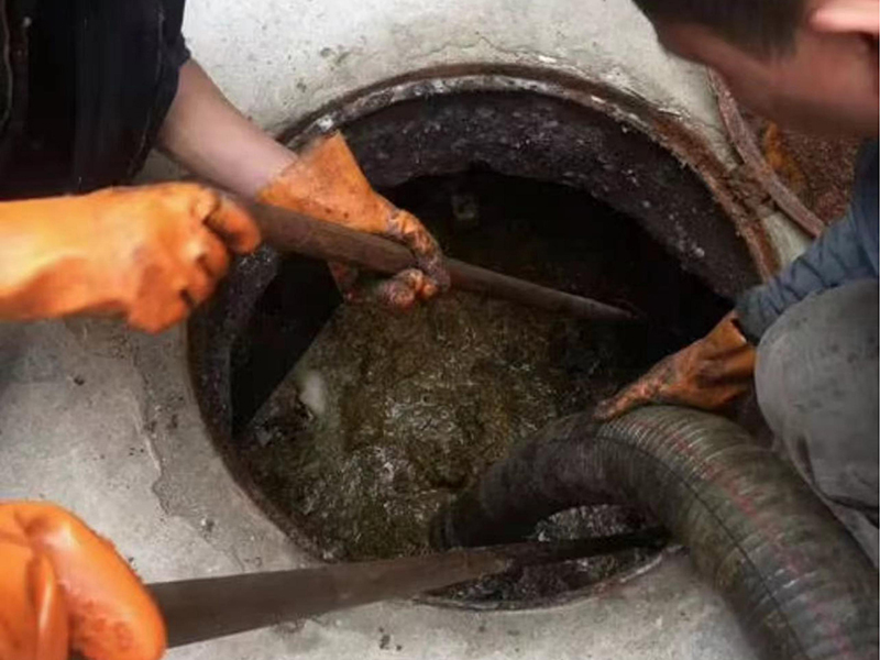 台安清理化粪池时如何避免沼气的危害?